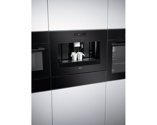 Встраиваемая кофемашина AEG KKE884500B