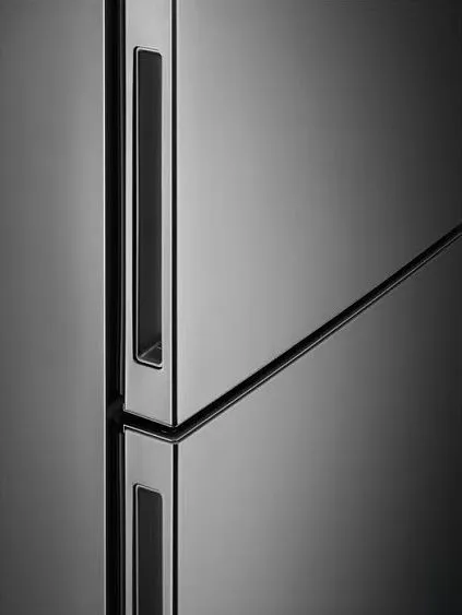 Холодильник ELECTROLUX LNT7ME36X3