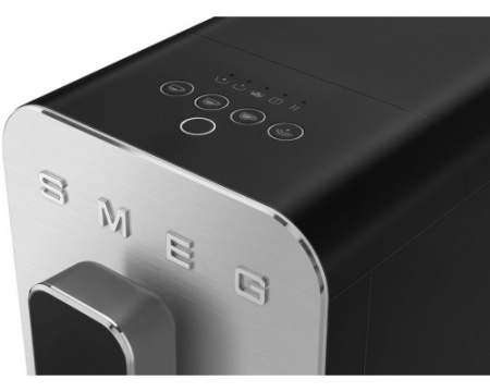 Автоматическая кофемашина Smeg BCC02BLMEU