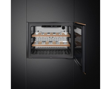 Встраиваемый холодильный шкаф для вина Smeg CVI621NR3