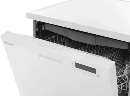Посудомоечная машина INDESIT DF 5C85 D