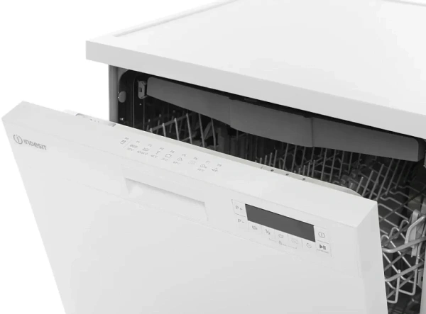 Посудомоечная машина INDESIT DF 5C85 D