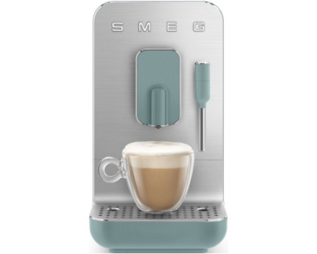Автоматическая кофемашина Smeg BCC02EGMEU