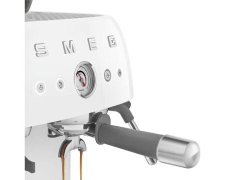 Кофемашина-эспрессо Smeg EGF03WHEU