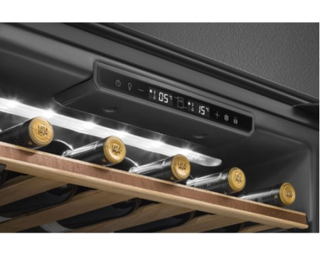 Встраиваемый холодильный шкаф для вина Smeg CVI129B3