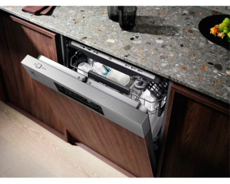 Встраиваемая посудомоечная машина Electrolux EEM69300IX