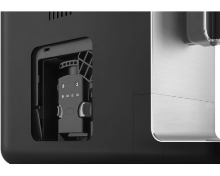 Автоматическая кофемашина Smeg BCC01BLMEU
