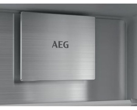 Встраиваемый холодильник AEG TC9VS181BC