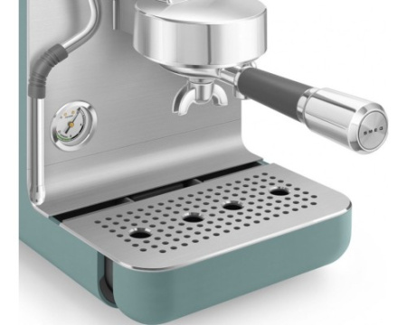 Кофемашина-эспрессо Smeg EMC02EGMEU
