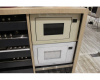 Встраиваемая микроволновая печь Korting KMI 825 TGB
