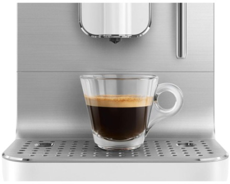 Автоматическая кофемашина Smeg BCC12WHMEU