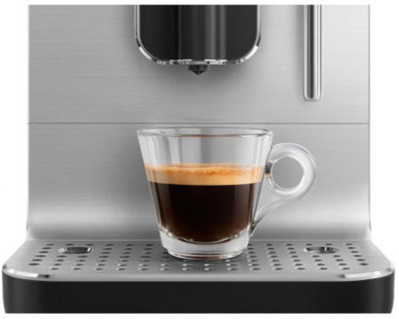 Автоматическая кофемашина Smeg BCC12BLMEU