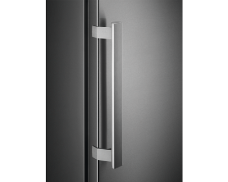 Морозильная камера Electrolux RUT7ME28X2
