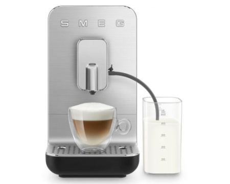 Автоматическая кофемашина Smeg BCC13BLMEU