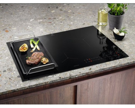 Индукционная варочная панель Electrolux EIS82449