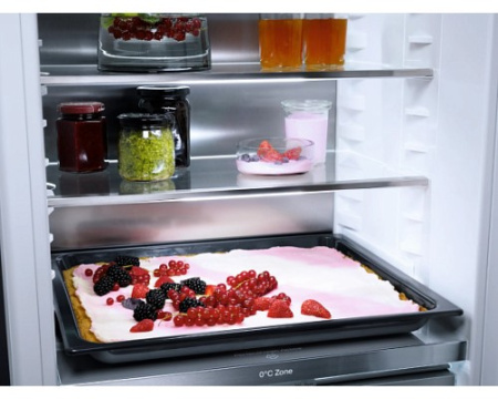 Встраиваемый холодильник Miele K 7747 C