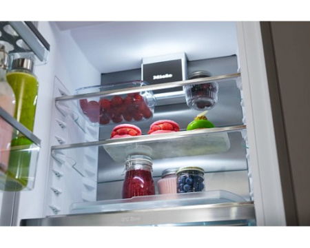 Встраиваемый холодильник Miele KFN 7795 C