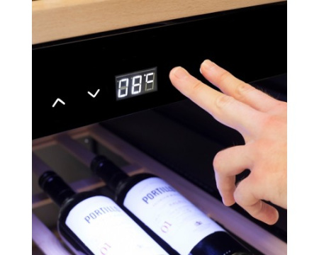 Винный шкаф Caso WineExclusive 180 Smart