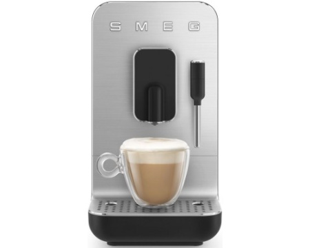 Автоматическая кофемашина Smeg BCC02BLMEU