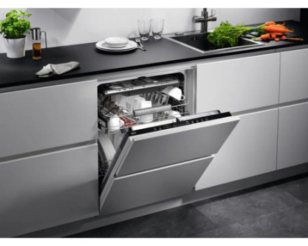 Встраиваемая посудомоечная машина AEG FSK93718P