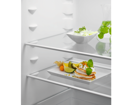 Встраиваемый холодильник Electrolux LNS5LE18S