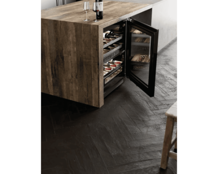 Винный шкаф Signature Kitchen Suite SKSUW2401G