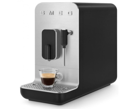 Автоматическая кофемашина Smeg BCC12BLMEU