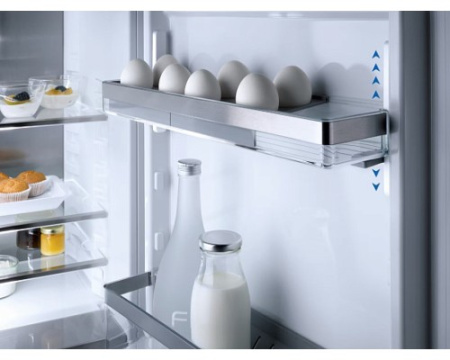 Встраиваемый холодильник Miele KFN 7785 C