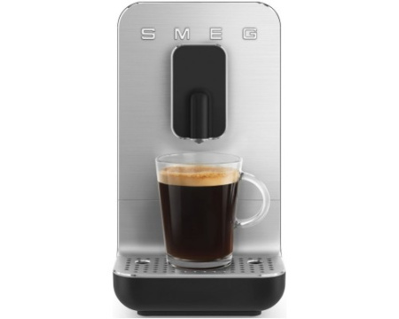 Автоматическая кофемашина Smeg BCC01BLMEU