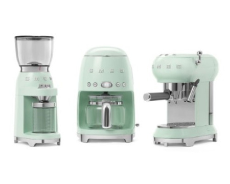 Кофемашина-эспрессо Smeg ECF01PGEU
