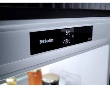 Встраиваемый холодильник Miele KFN 7785 C