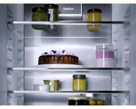 Встраиваемый холодильник Miele KFN 7785 C