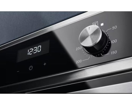 Духовой шкаф Electrolux EOF5H40BX