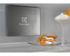 Встраиваемый холодильник Electrolux ENP7TD75S