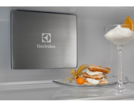 Встраиваемый холодильник Electrolux ENP7TD75S