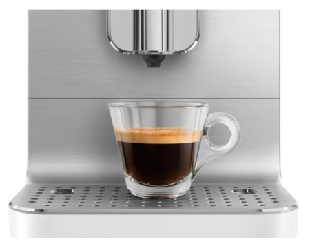 Автоматическая кофемашина Smeg BCC13WHMEU