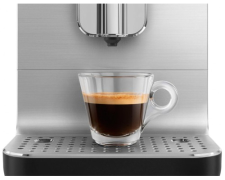 Автоматическая кофемашина Smeg BCC13BLMEU