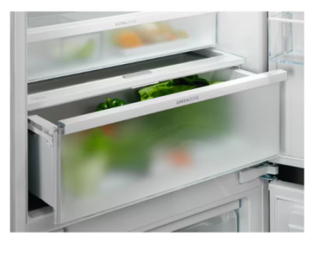 Встраиваемый холодильник Electrolux ENG7TE75S