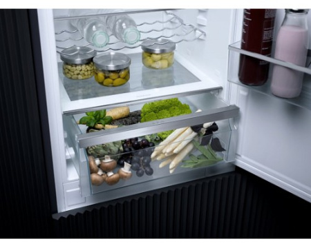 Встраиваемый холодильник Miele KF 7731 E