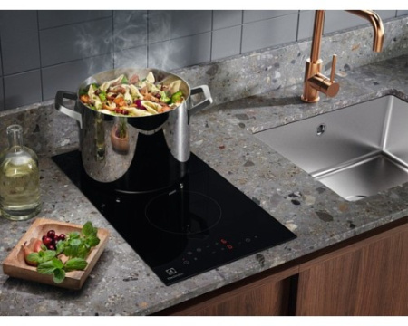 Варочная панель Electrolux LHR3233CK