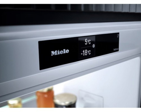 Встраиваемый холодильник Miele KFN 7795 C