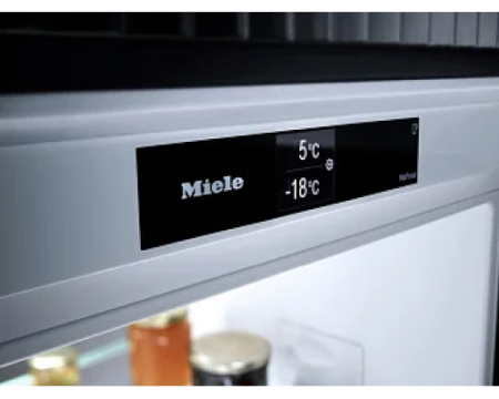 Встраиваемый холодильник Miele KFN 7744 E