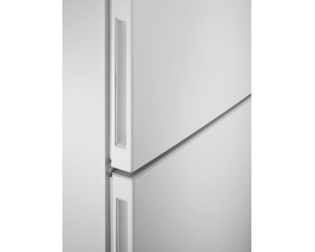Холодильник Electrolux RNC7ME34W2