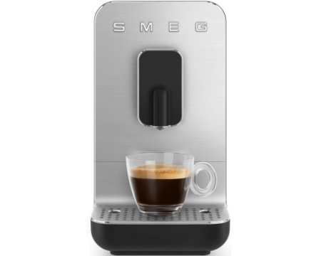 Автоматическая кофемашина Smeg BCC01BLMEU
