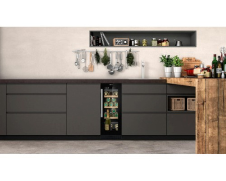 Винный шкаф Neff KU9202HF0