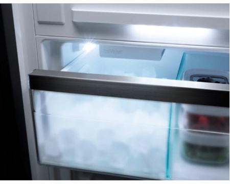 Встраиваемый холодильник Miele KFN 7795 D