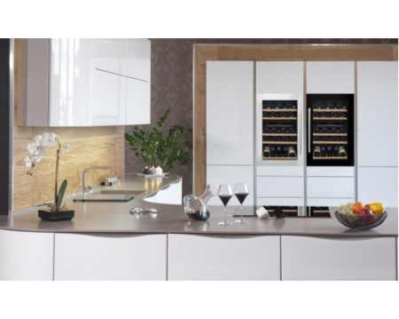 Винный шкаф Avintage AVI47XDZA