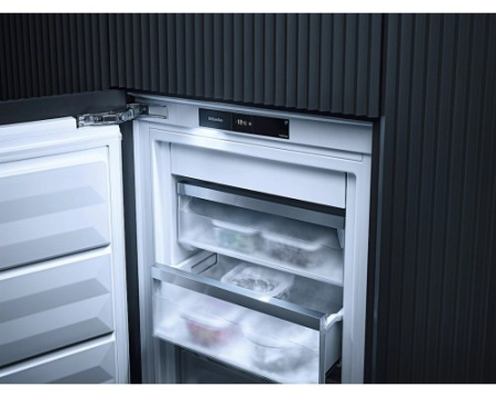 Морозильник Miele FNS 7770 E